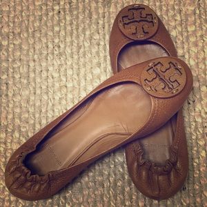 Tory Burch nude ballot flat